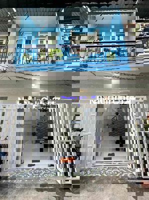 Nhà Lầu Chính Chủ Cần Bán Giá 755Tr Giáp Hóc Môn