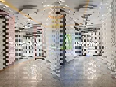 CHỦ BÁN GẤP NHÀ ĐẸP MỚI XÂY TẠI TPHCM HẺM XE HƠI TRUNG TÂM THÀNH PHỐ