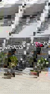 Chủ Rất cần bán trong hôm Nay. 4x10m. 2 tầng. 2pn. 2WC, Trước nhà đườn