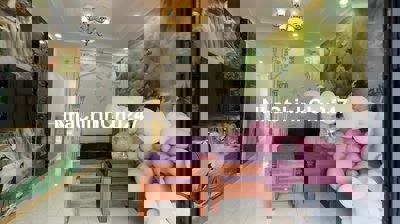 Chính chủ cho cố nhà đẹp 4x25m,HXH C4 Phạm Hùng