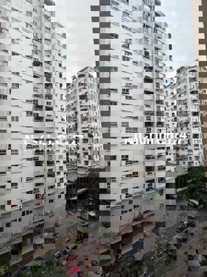 chính chủ bán căn hộ 310 minh khai, Dt 70m2 + 1 pk + bếp wc + 2 Pn