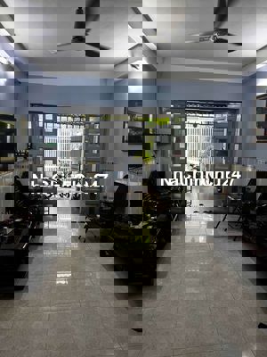 Nhà chính chủ, ngay chợ xuân thới thượng, đường lớn, 50m2 chỉ 2.9 tỷ