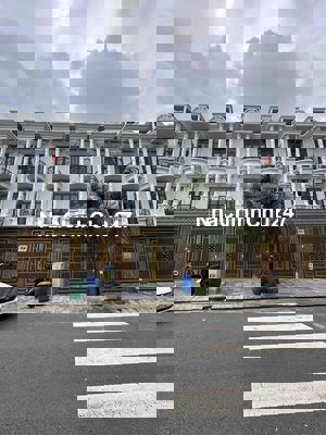 chủ cần tiền bán gấp căn nhà phố 1 trệt 2 lầu - trong KDC đồng bộ