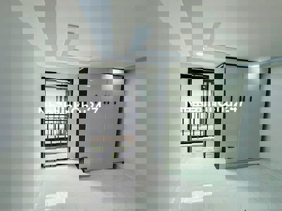 Chính chủ bán căn nhà 698tr sổ chung Q12