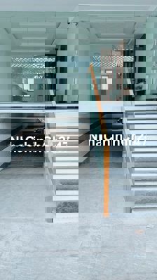 Chính chủ cần bán gấp căn nhà phố hướng đông nam đường 20m giá rẻ