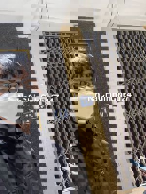 Nhà đẹp dân xây. Ngõ rộng. Chủ nhà cần thanh khoản gấp.Dt sử dụng 41m2