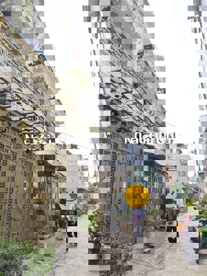 Chính Chủ Gấp Bán Nhà Đẹp - 68M2 4 Tầng