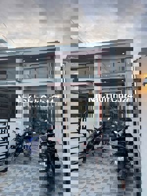 CHÍNH CHỦ GỬI EM NHÀ PHỐ 3 PN XÂY MỚI -NẰM NGAY TRẠM THU PHÍ BỬU LONG