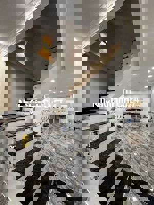 Chính chủ cần bán nhà hẻm xe hơi Lê Trọng Tấn