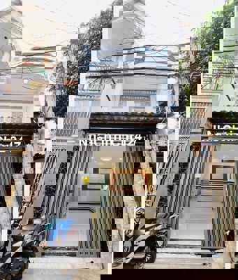 Chính chủ gửi bán căn nhà ngay chợ Đệm giá ngộp