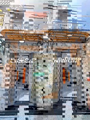 Chính chủ bán nhà 65m2, hẻm 5m thông , 4 pn, 3wc đường số 8 gần