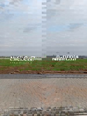 Chị chủ cần bán nền 90m2 (5x18m) Ở Bến Lức, Long An, Thương Thượng nhẹ