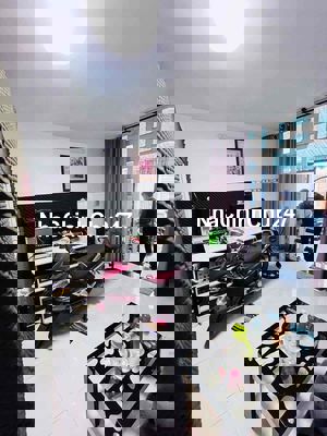 Bán nhà chính chủ hẻm xe hơi thẳng 1 trục, Âu Dương Lân Quận 8, 48m2.