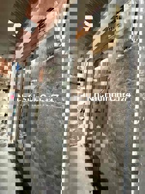 tôi chính chủ bán nhà 2 tầng 23,1m2 , 2pn 2wc , đường bà hom , q6 .