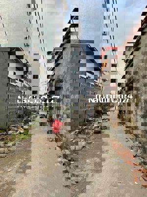 bán nhà chính chủ Siêu Quần , sát khu đấu giá ngõ rộng