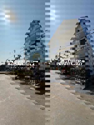 CHÍNH CHỦ cần bán GẤP ĐẤT MẶT ĐƯỜNG mặt đường đê Liên Xã 2 ô tô tránh