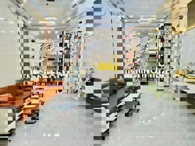 Chính Chủ gửi Bán Nhà đẹp nở hậu ngay CV Làng Hoa