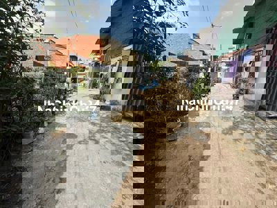 CHÍNH CHỦ GỬI BÁN LÔ ĐẤT Ở NGUYỄN TRUNG TRỰC, DĨ AN.DT 100M. T.CƯ 100M