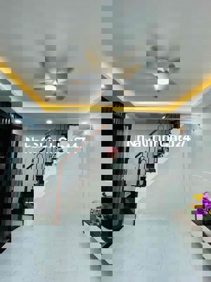 chính chủ bán nhà xây mới vào ở ngay đường Tân Hoà Đông, Q6