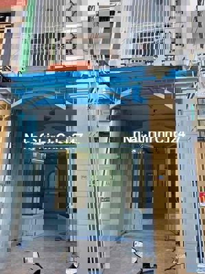 Quận 11, chủ cần bán gấp giá tốt cho khách, nhà vuông vức, sổ đủ