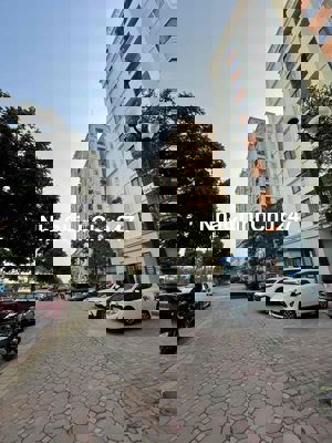 Chính chủ bán căn hộ chung cư tại kđt Resco- 110m2- 3 ngủ 2wc- có slot