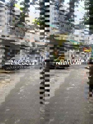 Bán nhà chính chủ ly thuong kiet dt 17 m gia 2.4 ti