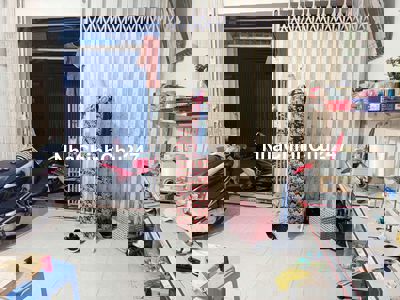 Chính chủ cần bán gấp nhà đường thông