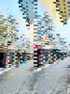 Chính chủ bán gấp căn nhà 5 tầng - Mặt tiền Cư Xá Phú Lâm D - 3,5x13m