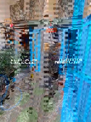 nhà bán chín chủ mặt tiền đường Phong Phú phường 11 quân 8