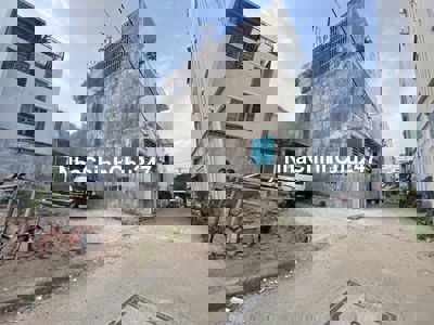 HIẾM CHỦ NGỘP BÁN ĐẤT HẺM XE TẢI PHẠM VĂN ĐỒNG - F LINH TÂY