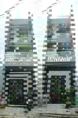 🍀Chính chủ gửi bán nhà 3 Tầng :🍀Lê Lâm 🍀
🍀Diện Tích : 100,8m2 .