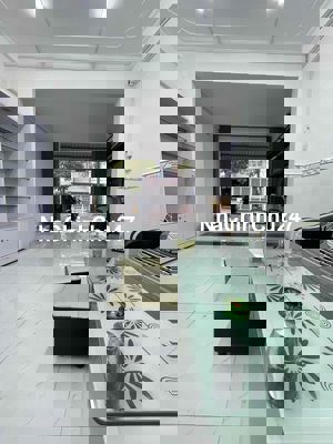 CHỦ NGỘP CẦN BÁN GẤP - NHÀ 1 TRỆT 1 LẦU KDC 586