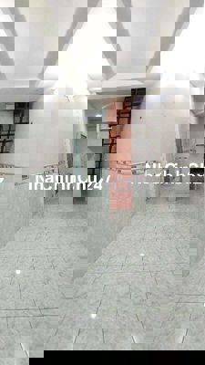 Chính chủ bán nhà Bến Bình Đông , khu hiếm nhà bán ,2pn, gần mt đường