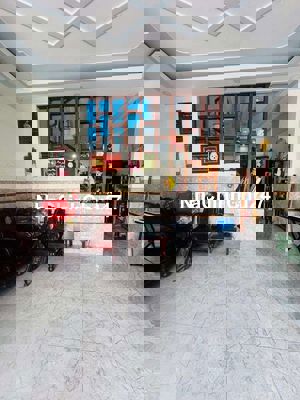 Chủ gấp bán chỉ 3,7 tỷ nhà lầu ngay  trung tâm hành chính Dĩ An 94m².