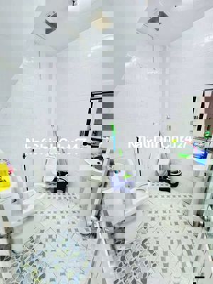 Nhà chính chủ Bùi Quang Là p12 6x6m 1 lầu có hoa hồng gt