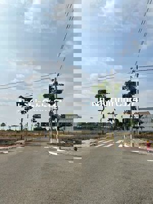 CHỦ NGỘP GỬI BÁN LÔ ĐẤT TRỤC CHÍNH SIÊU ĐẸP ĐƯỜNG 28 HÒA LONG 126M2