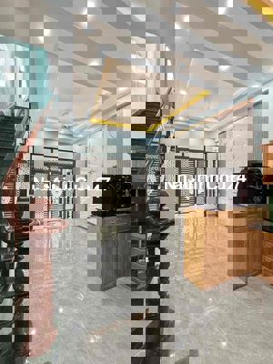 Chủ ngộp cần bán nhà sổ riêng 64m2