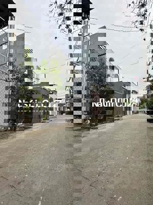 băn đất chỉnh chủ cạnh siêu thị aone