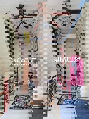 Chủ Cần Bán Nhà lầu gần Ngã Tư Thủ Đức giá 3t050