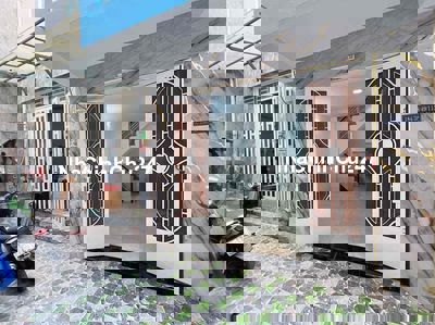 nhà bán chính chủ hẻm 184/ Âu Duong lân phường 3 Q8