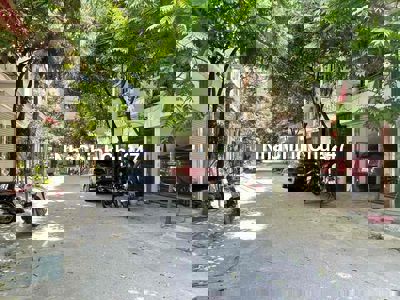 Nhà mặt phố kinh doanh sầm uất sổ đỏ chính chủ