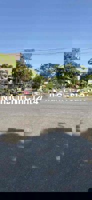 chủ cần bán lô góc vaen tiến dũng  với vũ thạnh