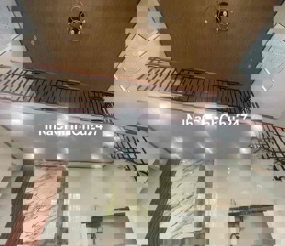 chinh chủ cần bán căn nhaf  cấp 4 hoà thọ tây