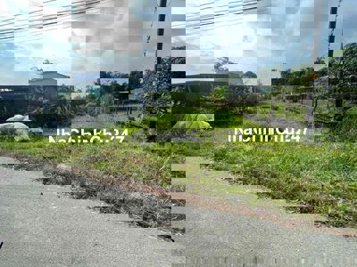 CHÍNH CHỦ NGỘP NẶNG CẦN BÁN GẤP LÔ ĐẤT NGAY MẶT TIỀN ĐƯỜNG NGUYỄN THỊ