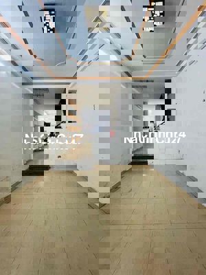 HOT. NHÀ CHÍNH CHỦ HẺM XE HƠI PHẠM VĂN BẠCH. 3 TẦNG .4*18M . 6.7 TỶ