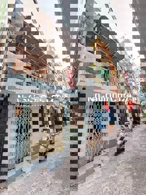 Chủ định cư nước ngoài cần bán đất tặng nhà trên đường Bùi Hữu Nghĩa