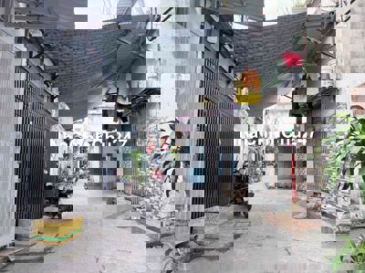 tôi chủ kẹt tiền cần bán nhà 75/38/10 D9 Tây thạnh