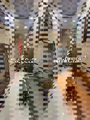 Chính chủ bán căn nhà Trung tâm Đống Đa -4 tầng -3 ngủ - chỉ 5.65 tỷ