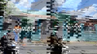 Chính chủ bán nhà 02 mặt tiền đường nhựa lớn, giá rẻ nhất khu vực