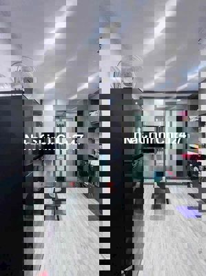 CHỦ CẦN TIỀN BÁN GẤP • GIẢM CHÀO 200Tr • CC TRẦN PHÚ Q5